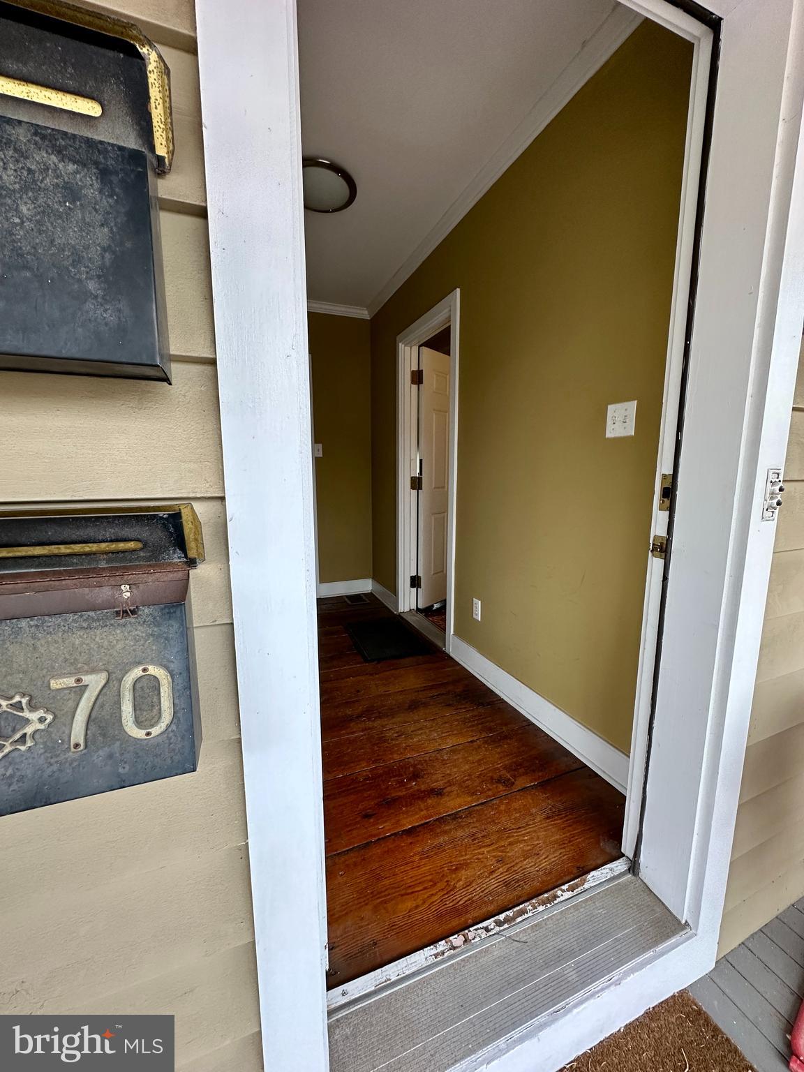 70 W FERRY ST