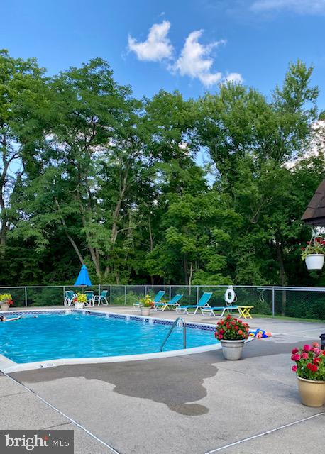 35 HERMITAGE DR