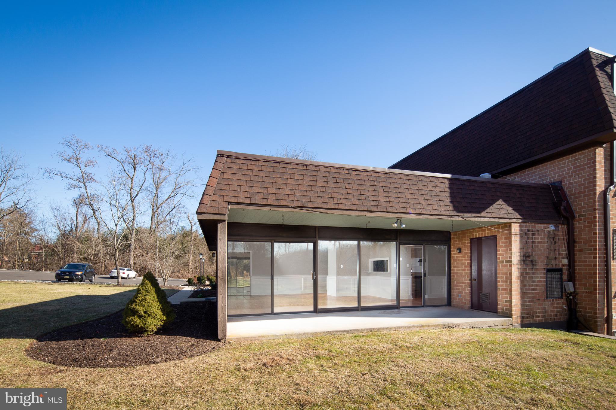 91 HERMITAGE DR