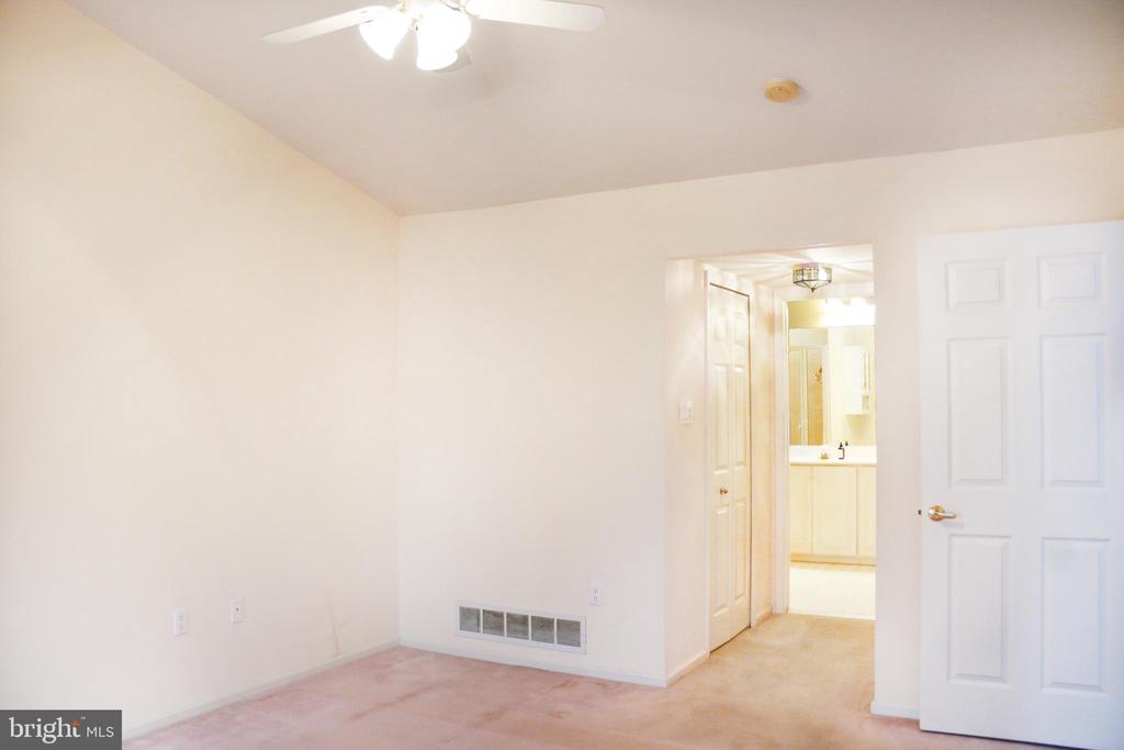 114 PROGRESS DRIVE
