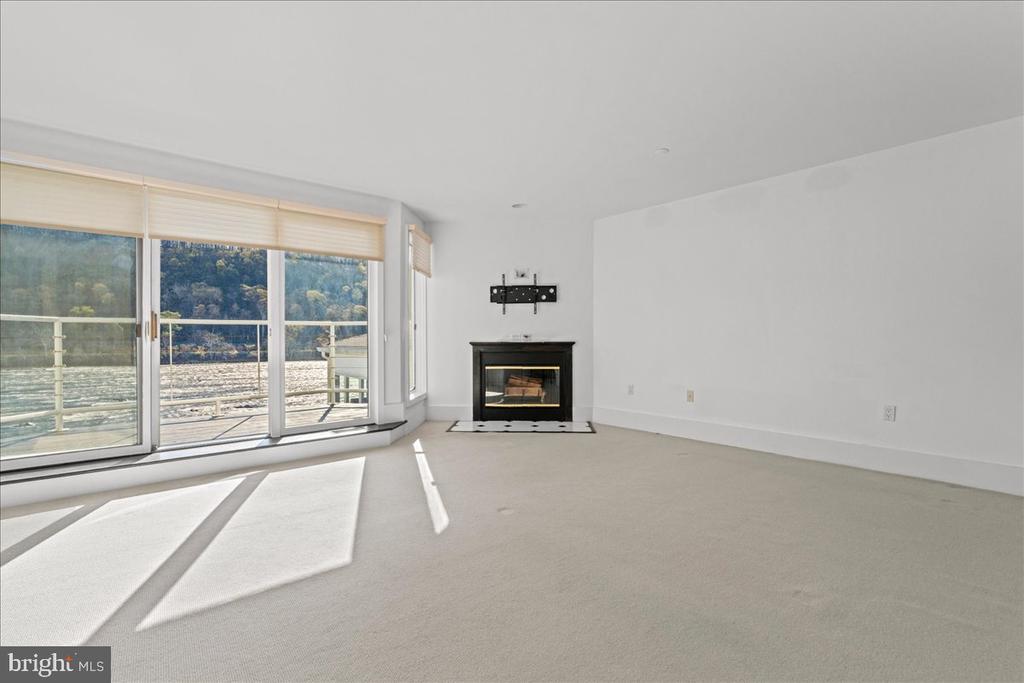 350 S RIVER ROAD D10