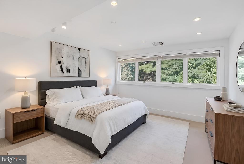 350 S RIVER ROAD D10