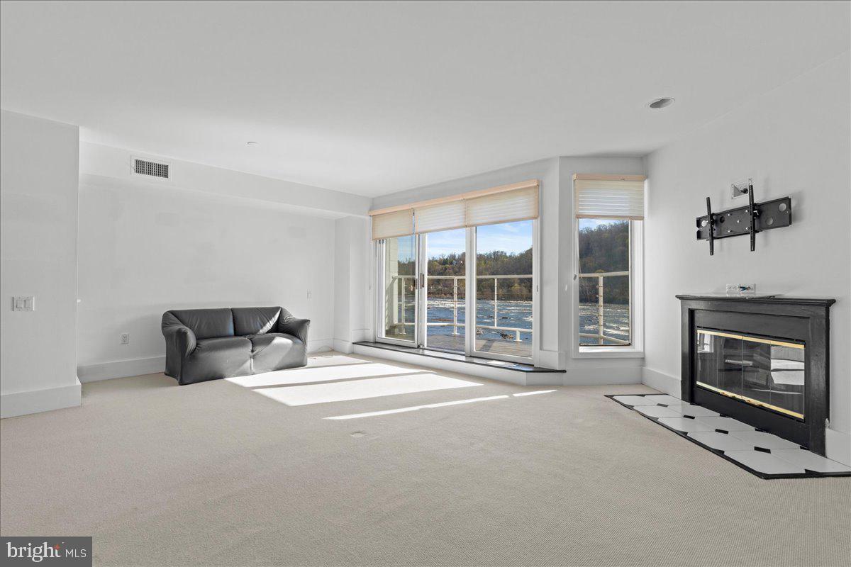 350 S RIVER ROAD D10