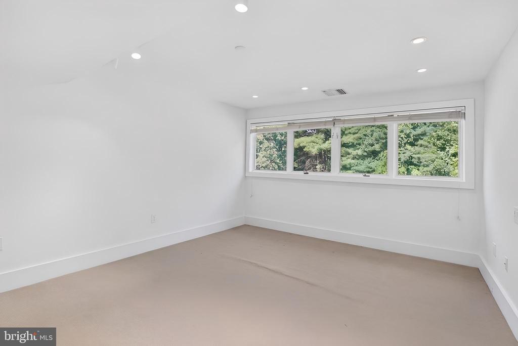 350 S RIVER ROAD D10