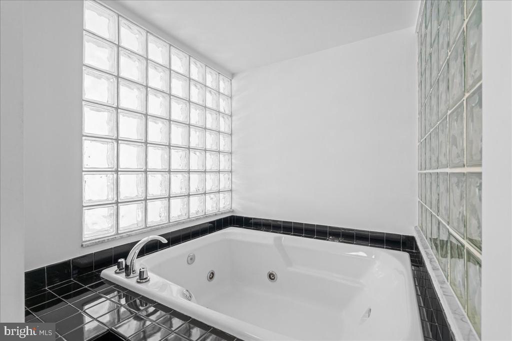 350 S RIVER ROAD D10