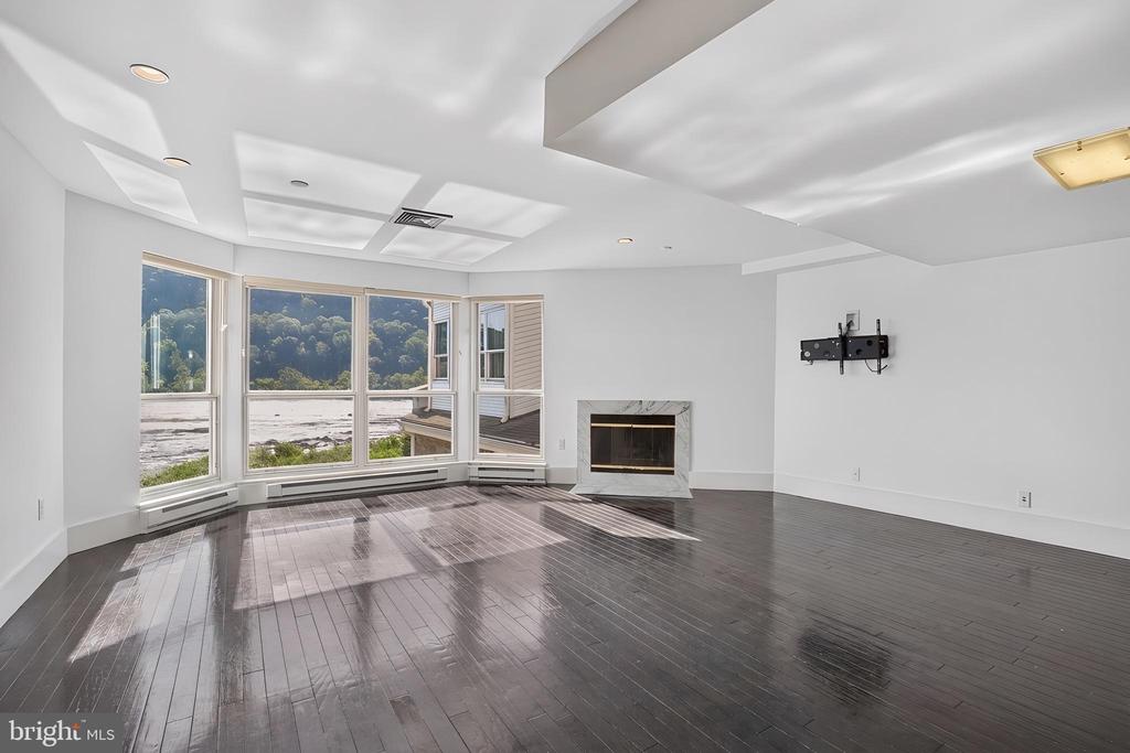 350 S RIVER ROAD D10