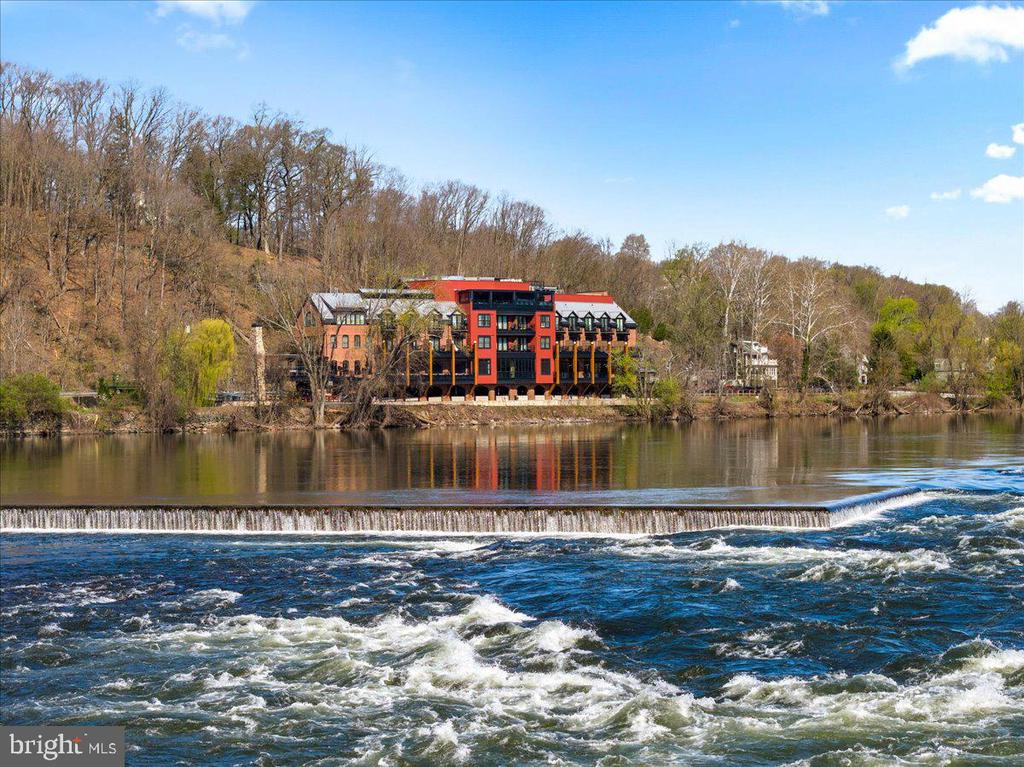 350 S RIVER ROAD D10