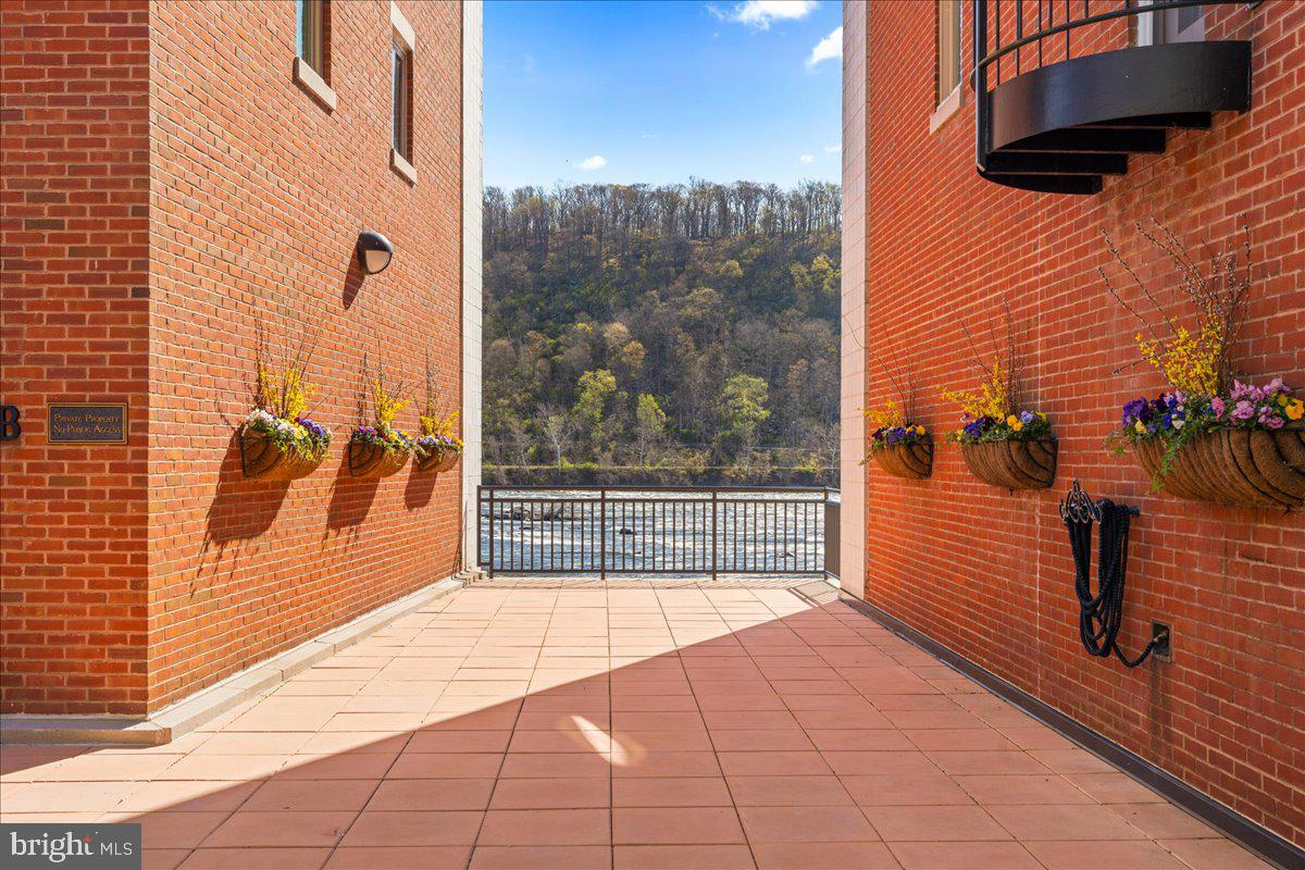 350 S RIVER ROAD D10