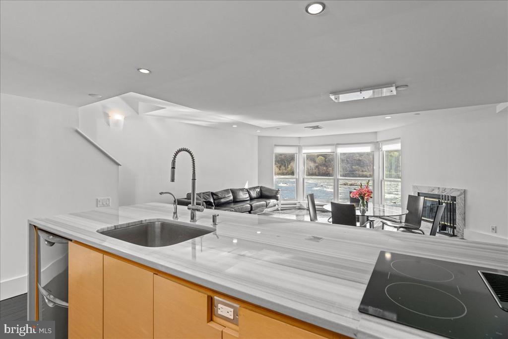 350 S RIVER ROAD D10