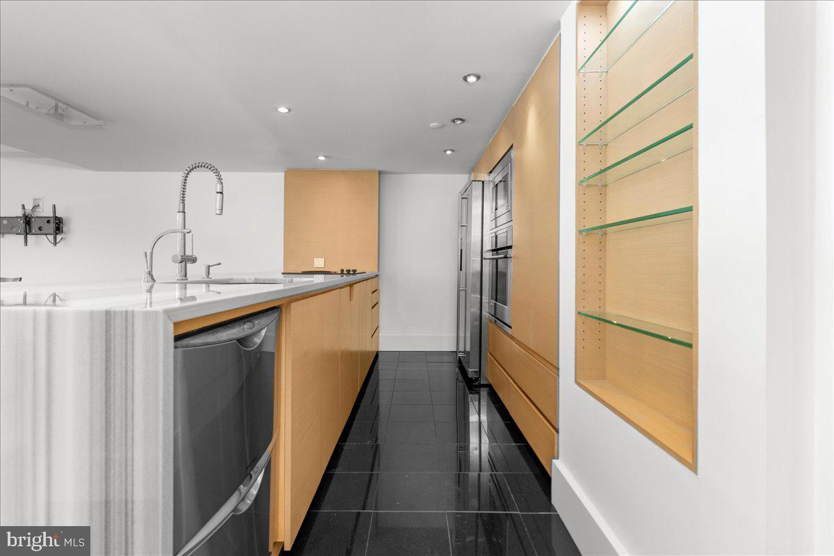 350 S RIVER ROAD D10