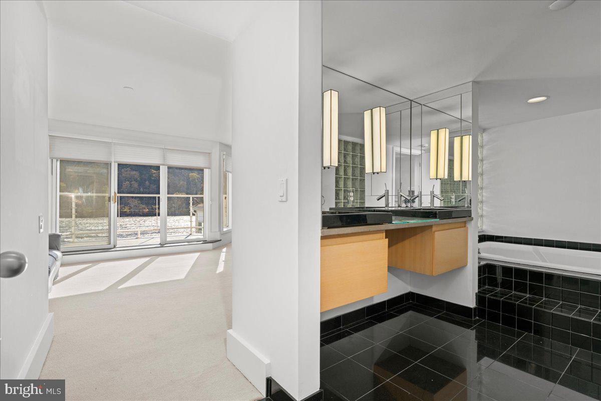 350 S RIVER ROAD D10