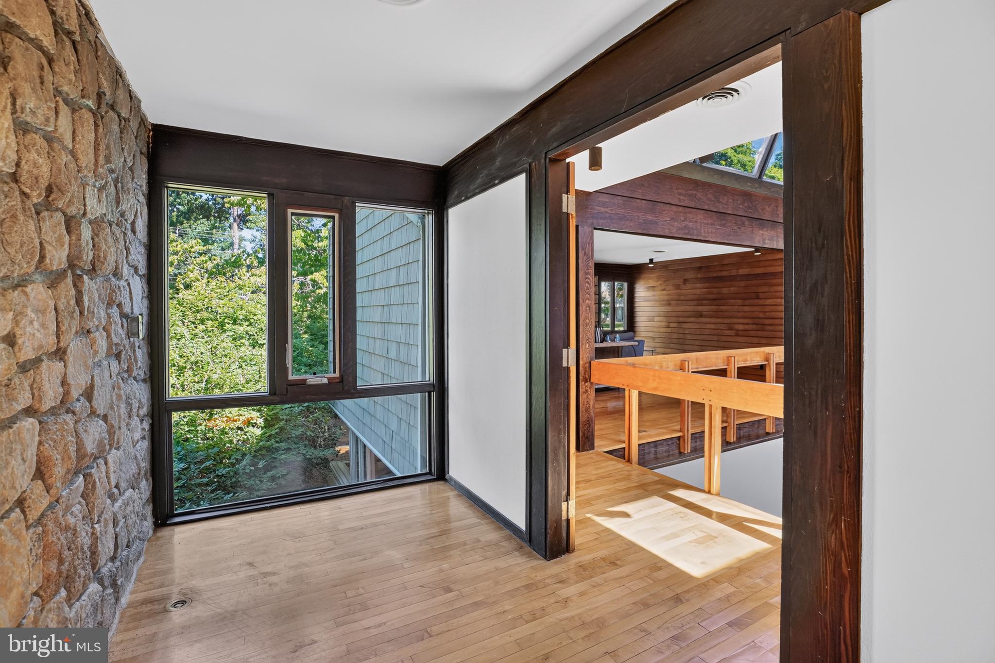 360 W COURT STREET