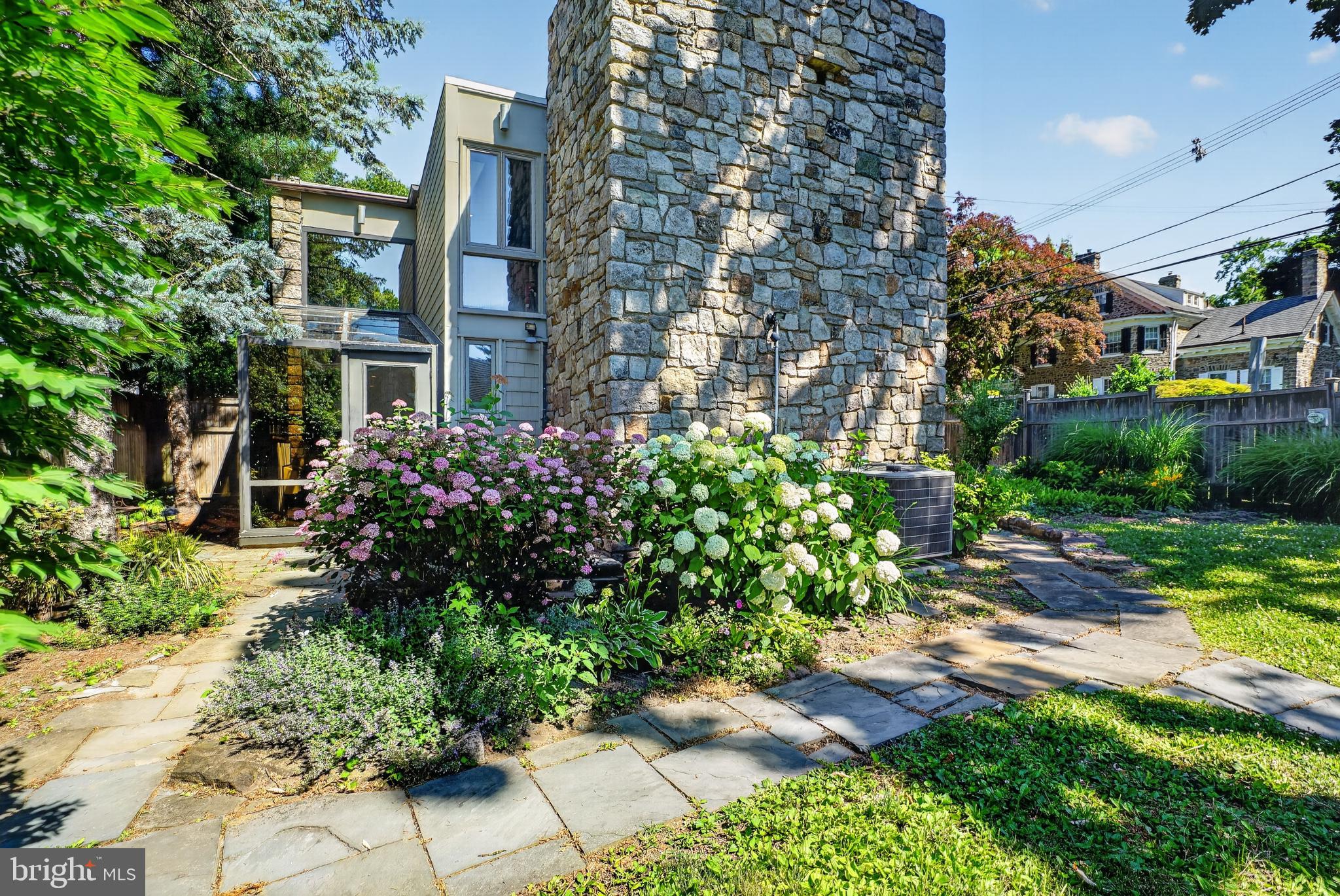 360 W COURT STREET