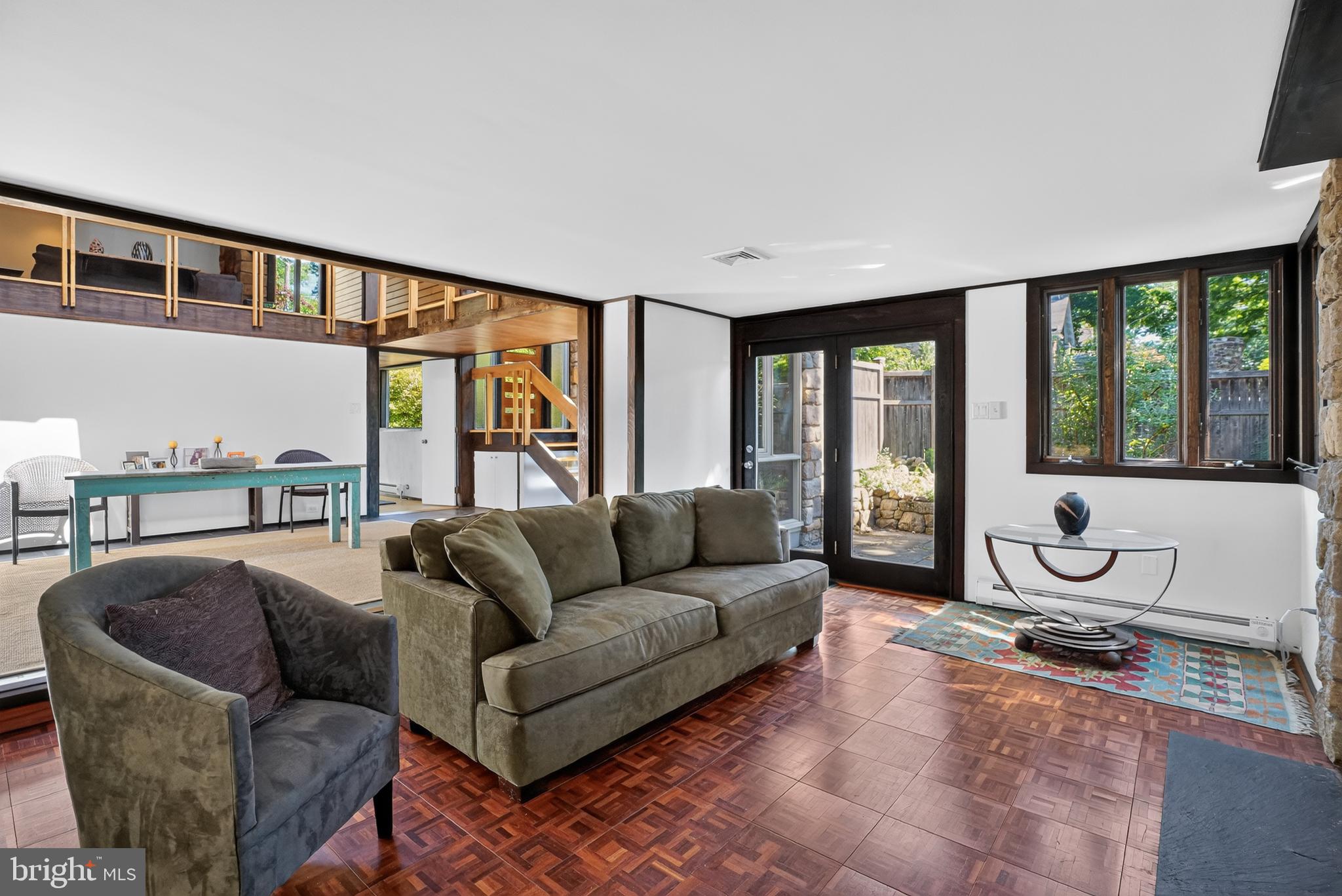 360 W COURT STREET