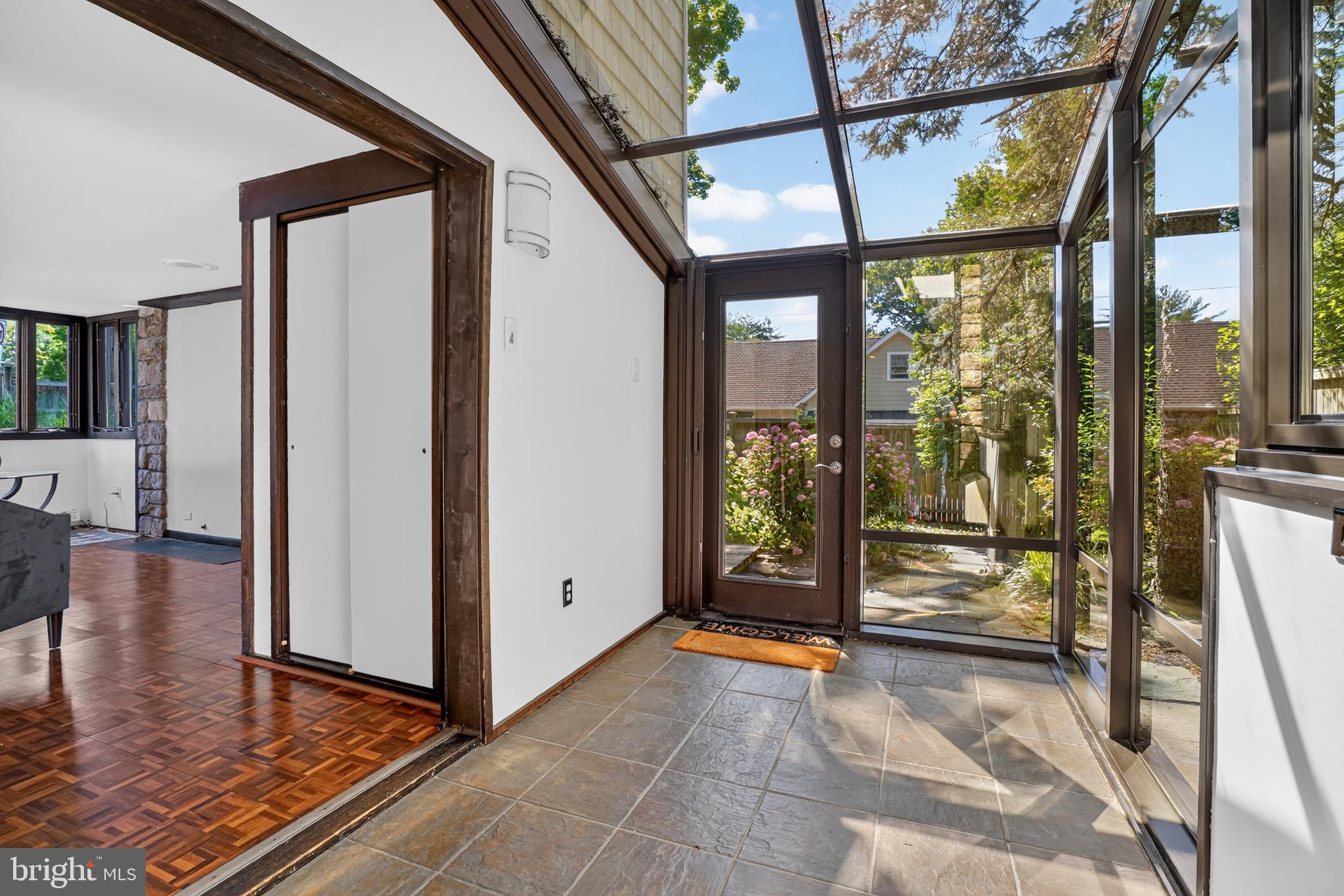 360 W COURT STREET