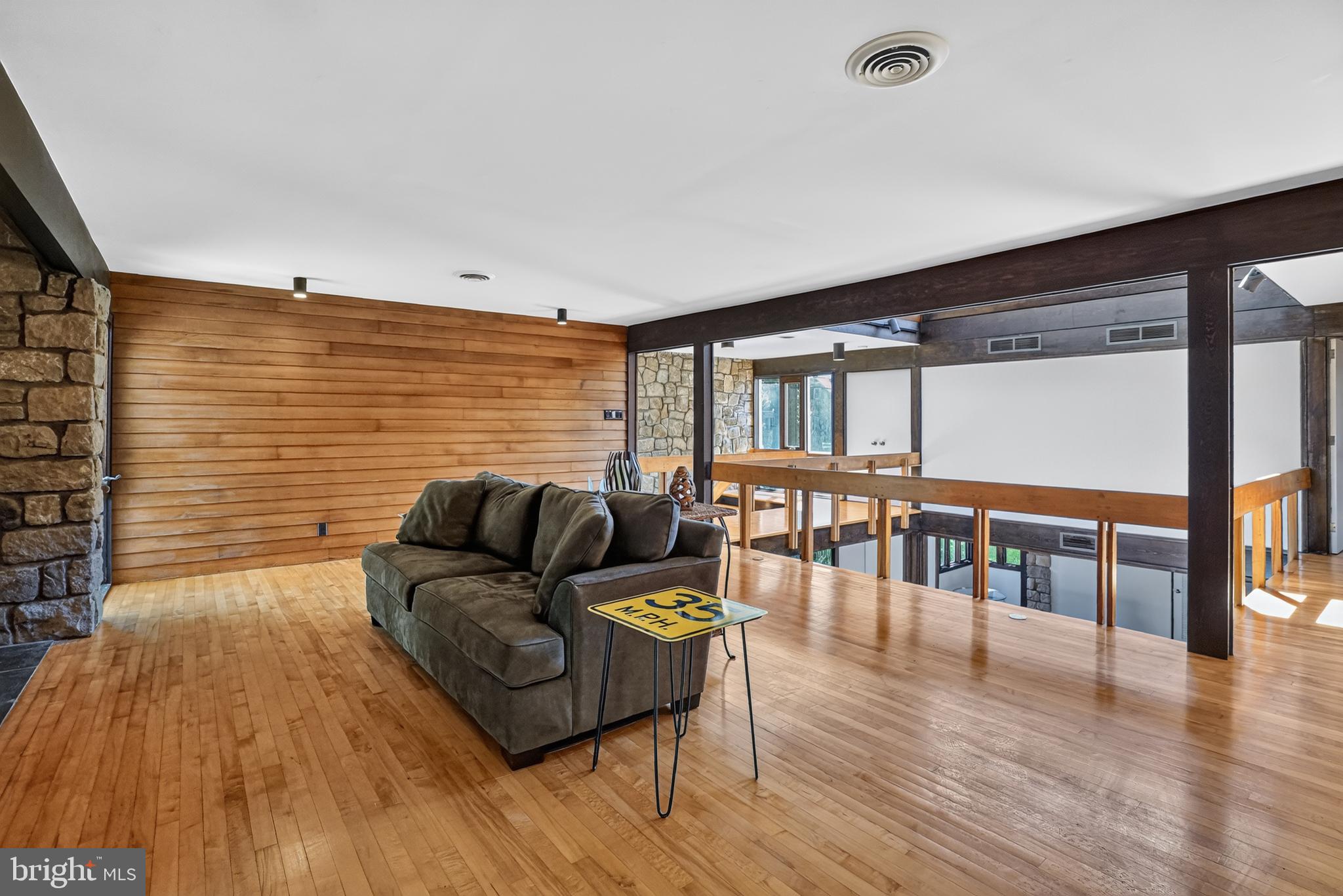 360 W COURT STREET