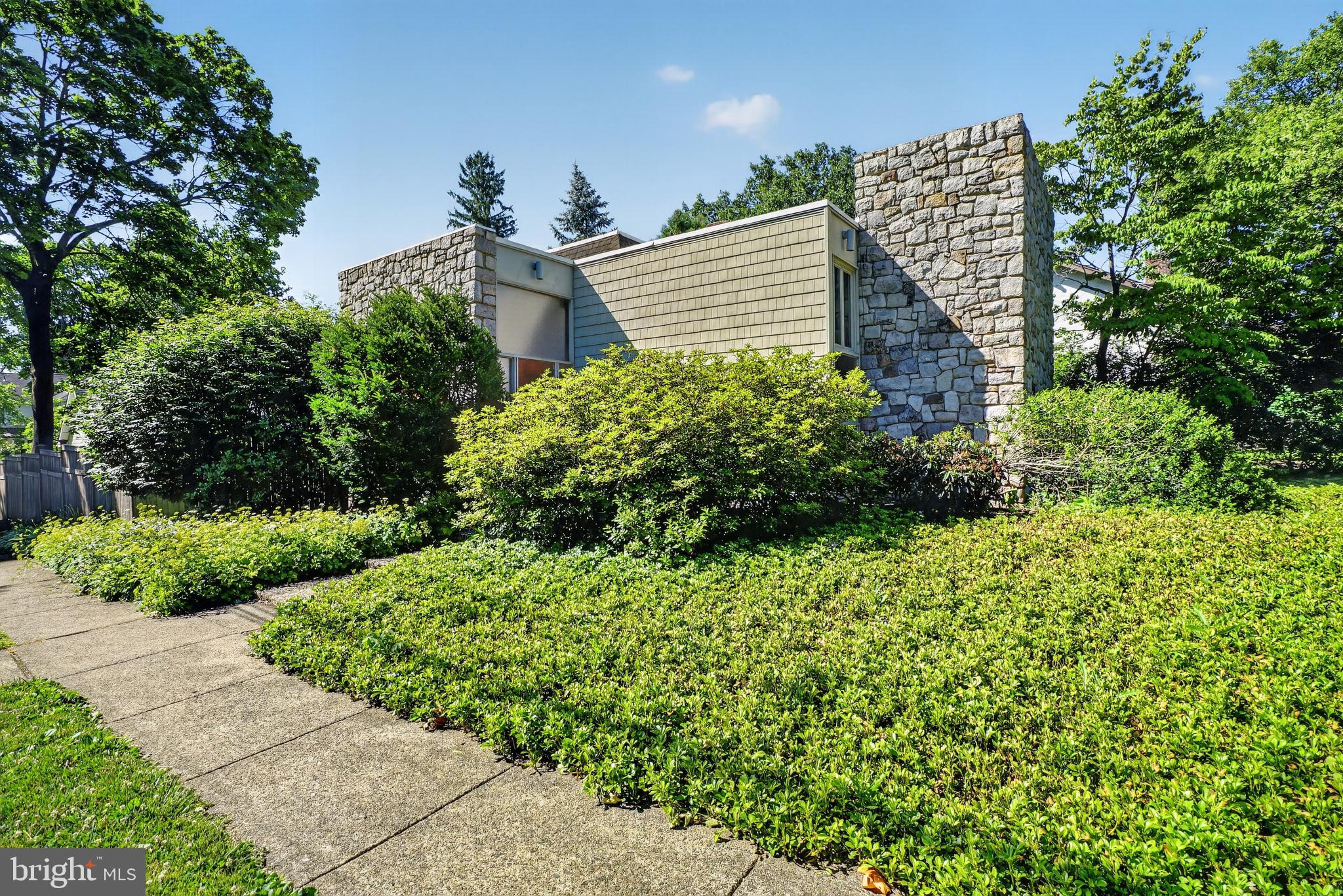 360 W COURT STREET