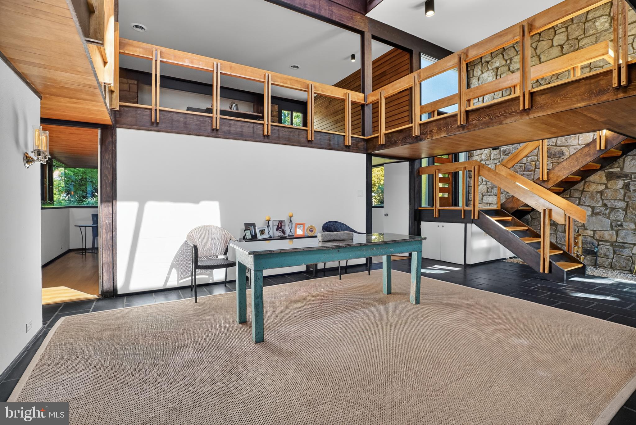 360 W COURT STREET