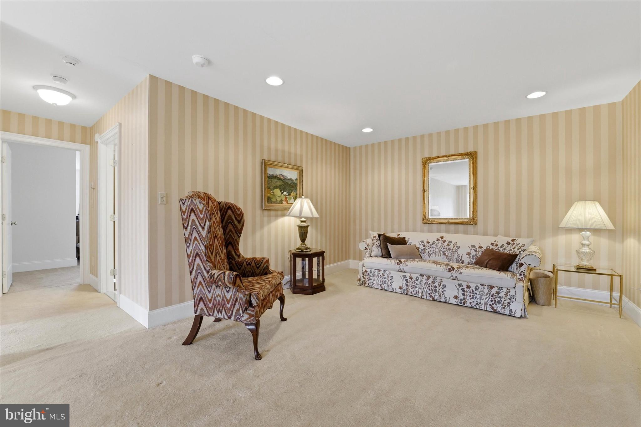 590 FARMDALE CIRCLE