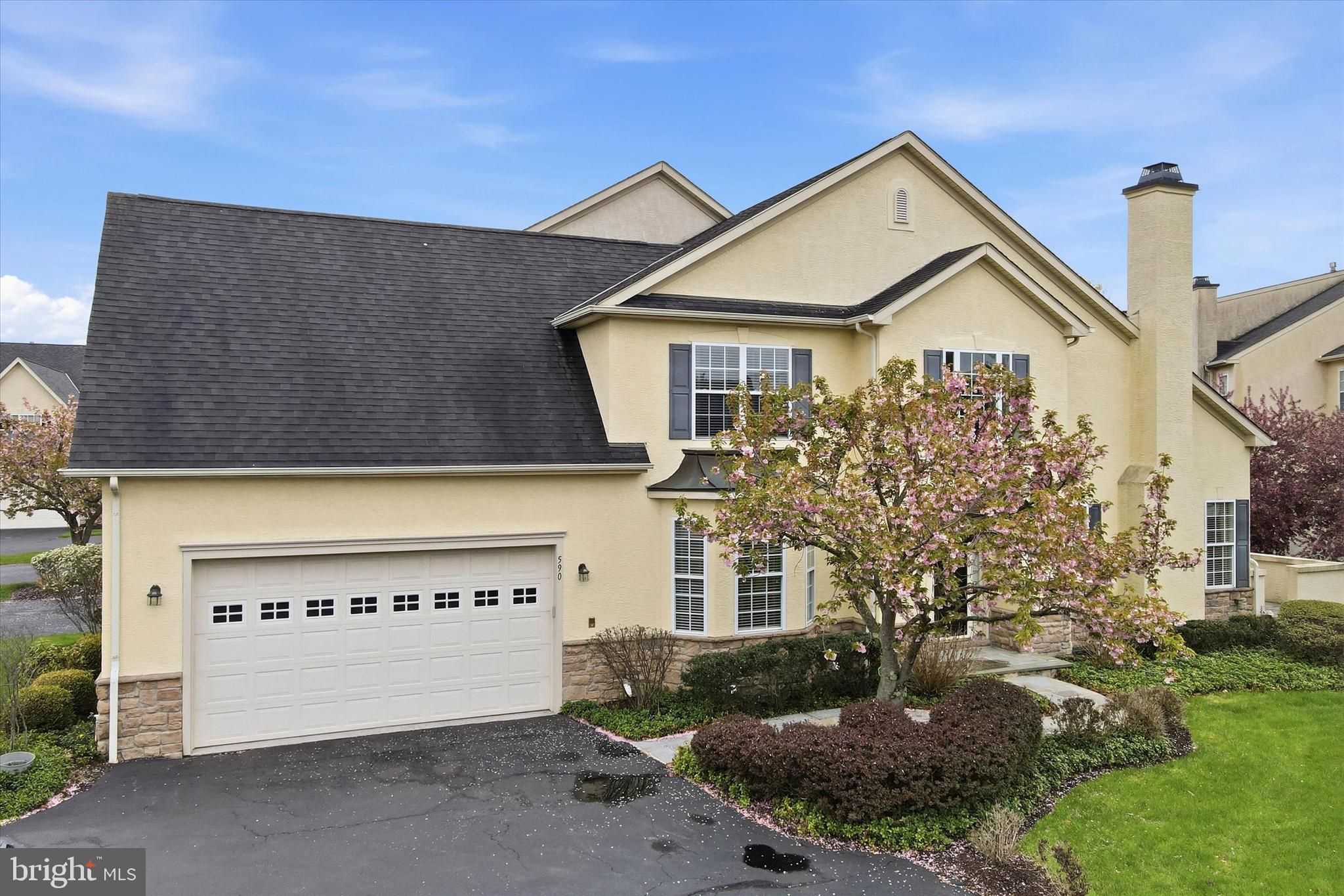 590 FARMDALE CIRCLE
