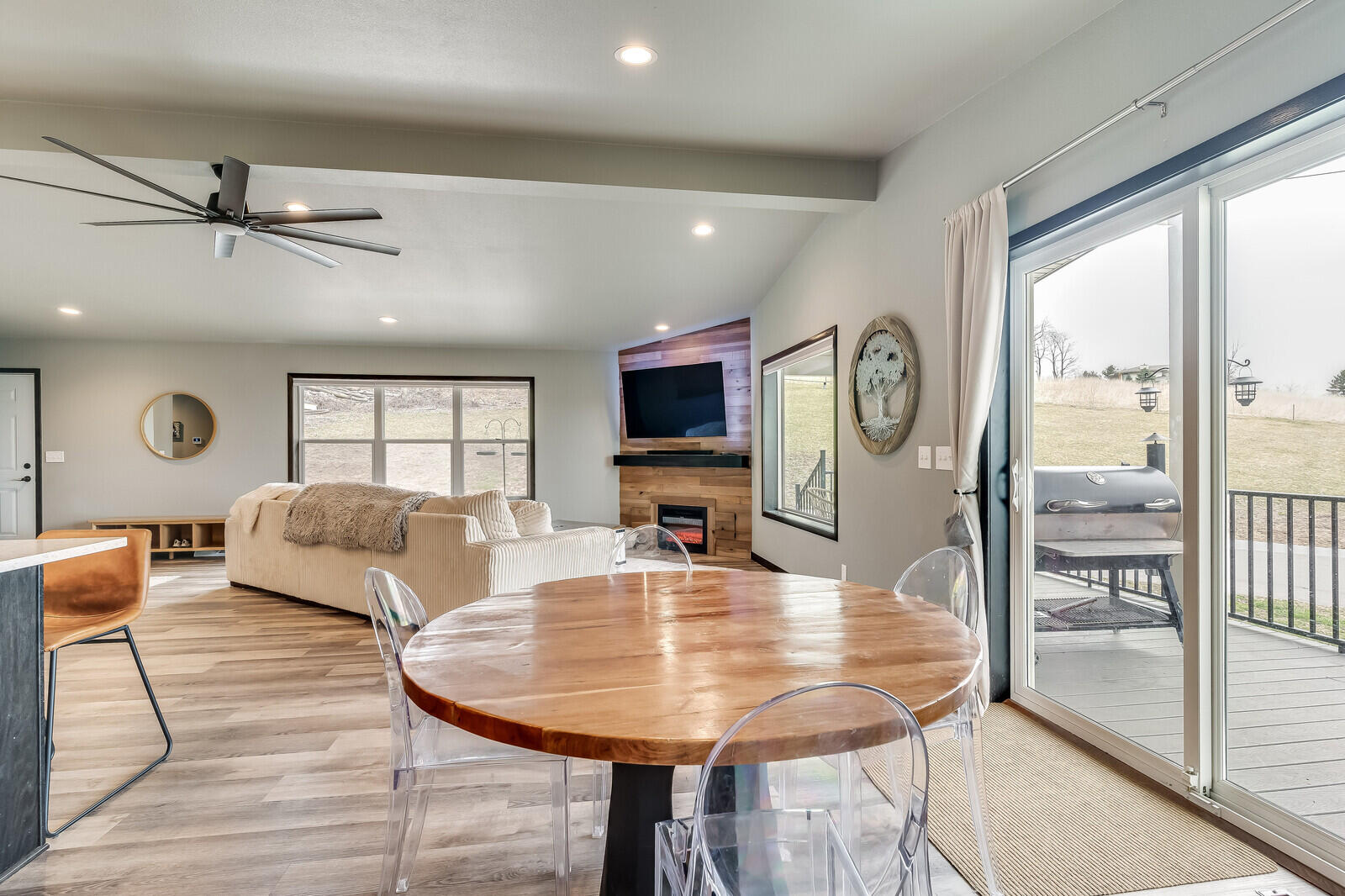 N16476 Lloyd Ln