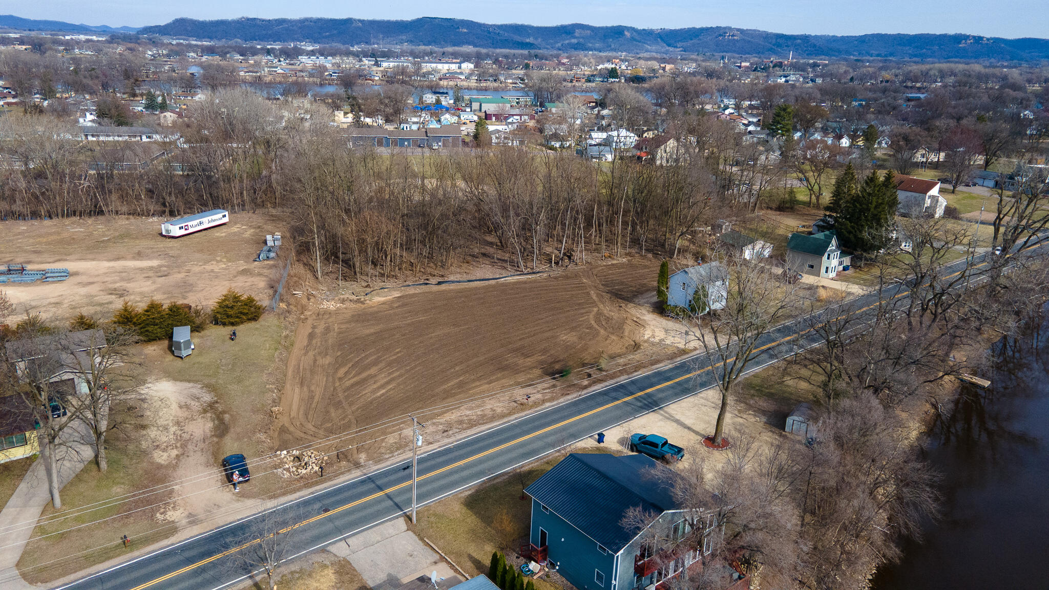 1626 Lakeshore Dr