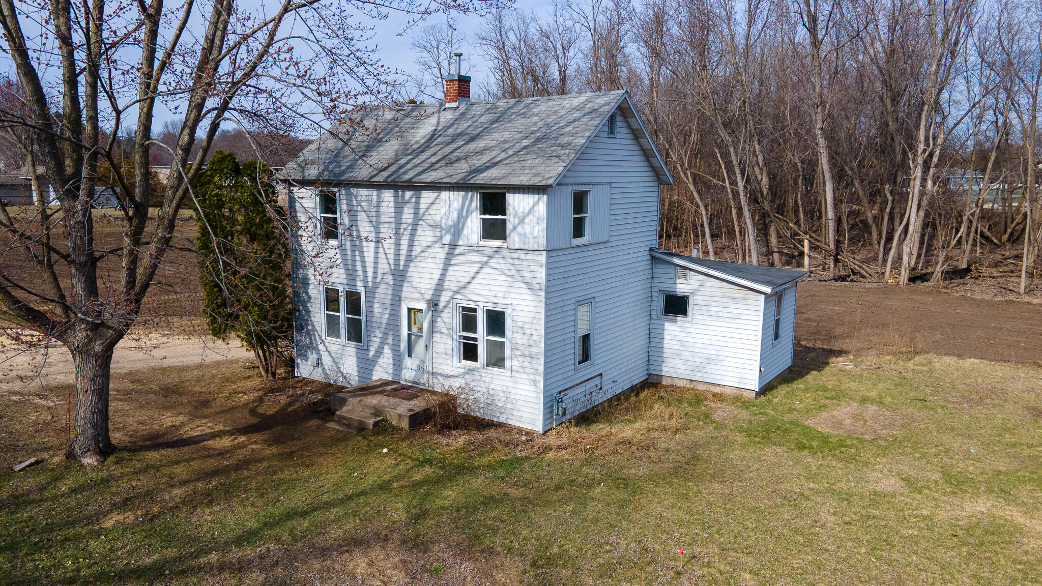 1626 Lakeshore Dr