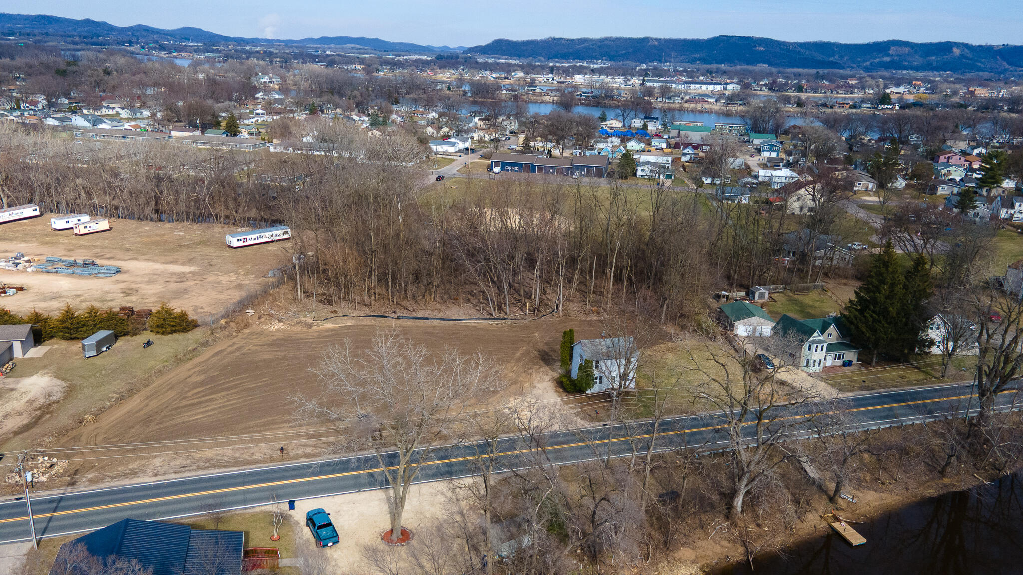 1626 Lakeshore Dr