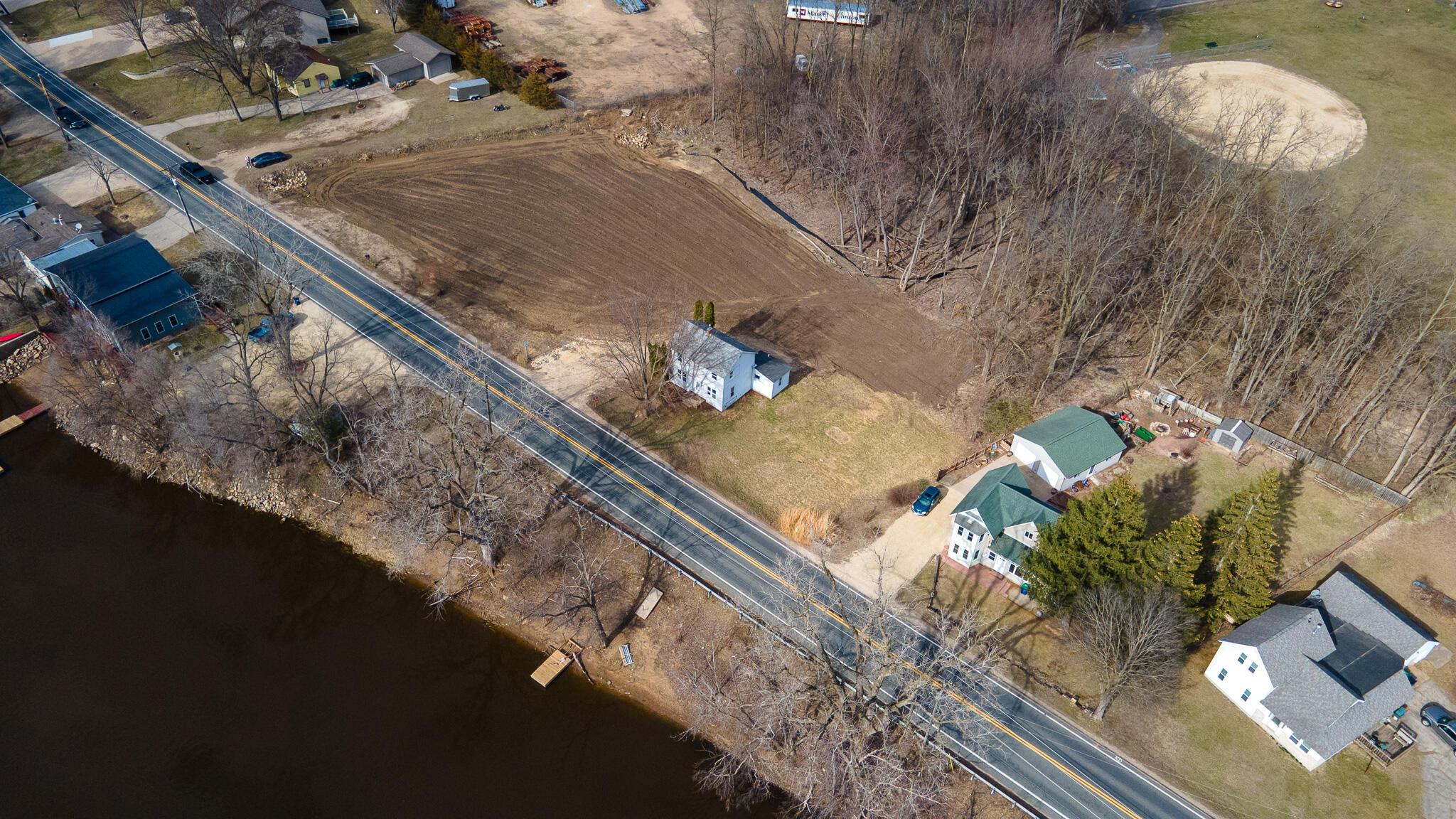 1626 Lakeshore Dr