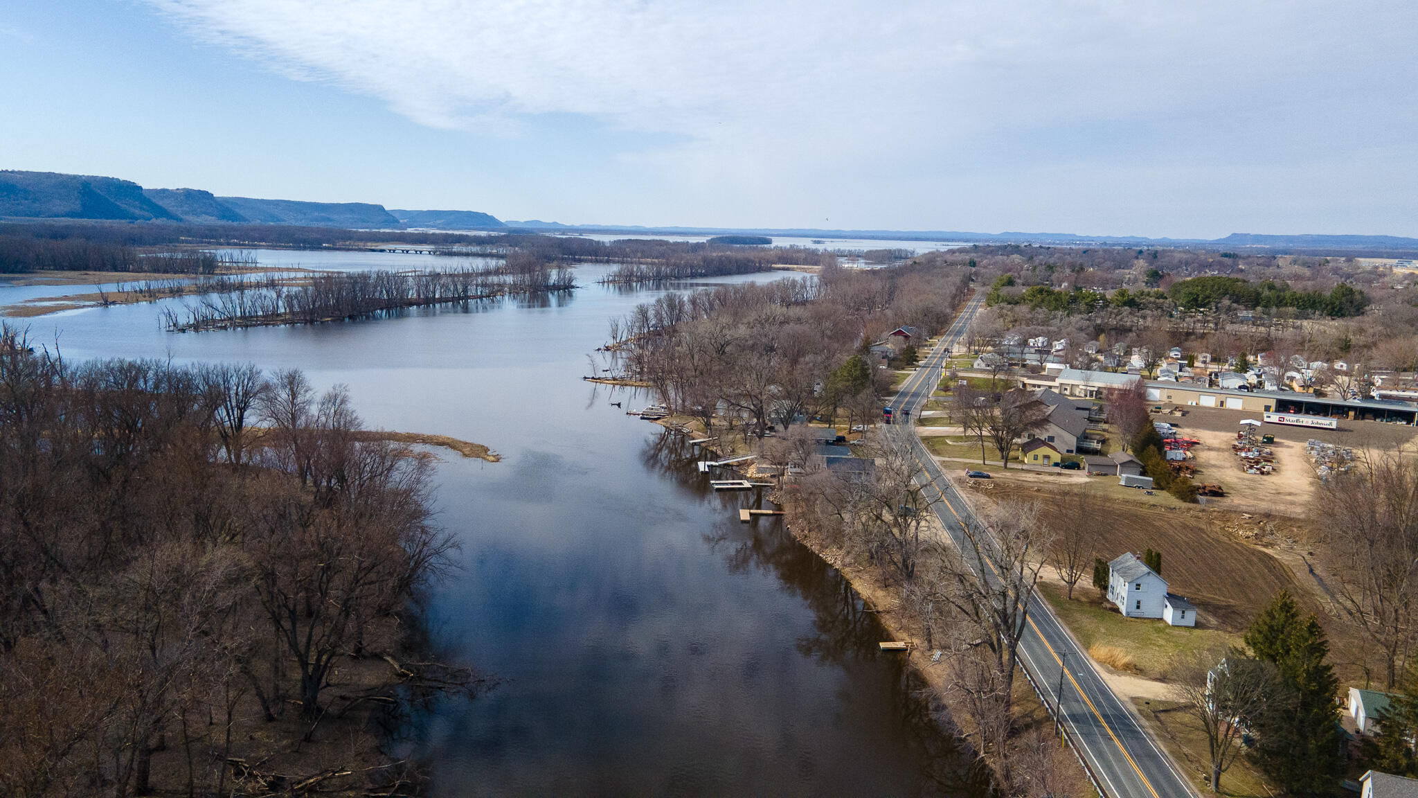 1626 Lakeshore Dr