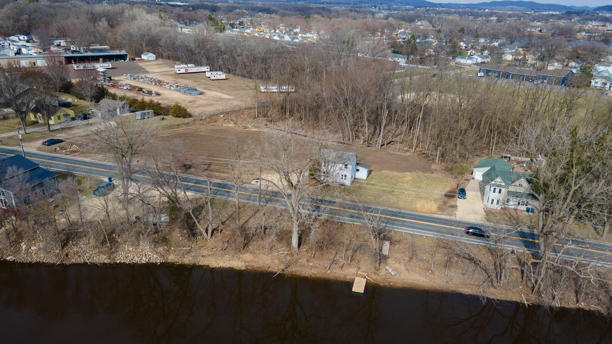 1626 Lakeshore Dr