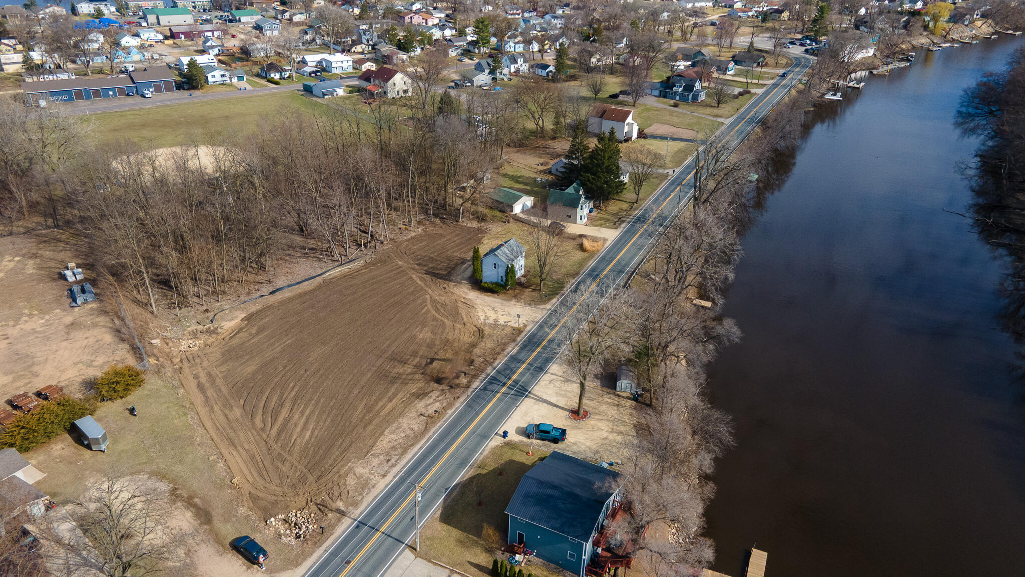 1626 Lakeshore Dr
