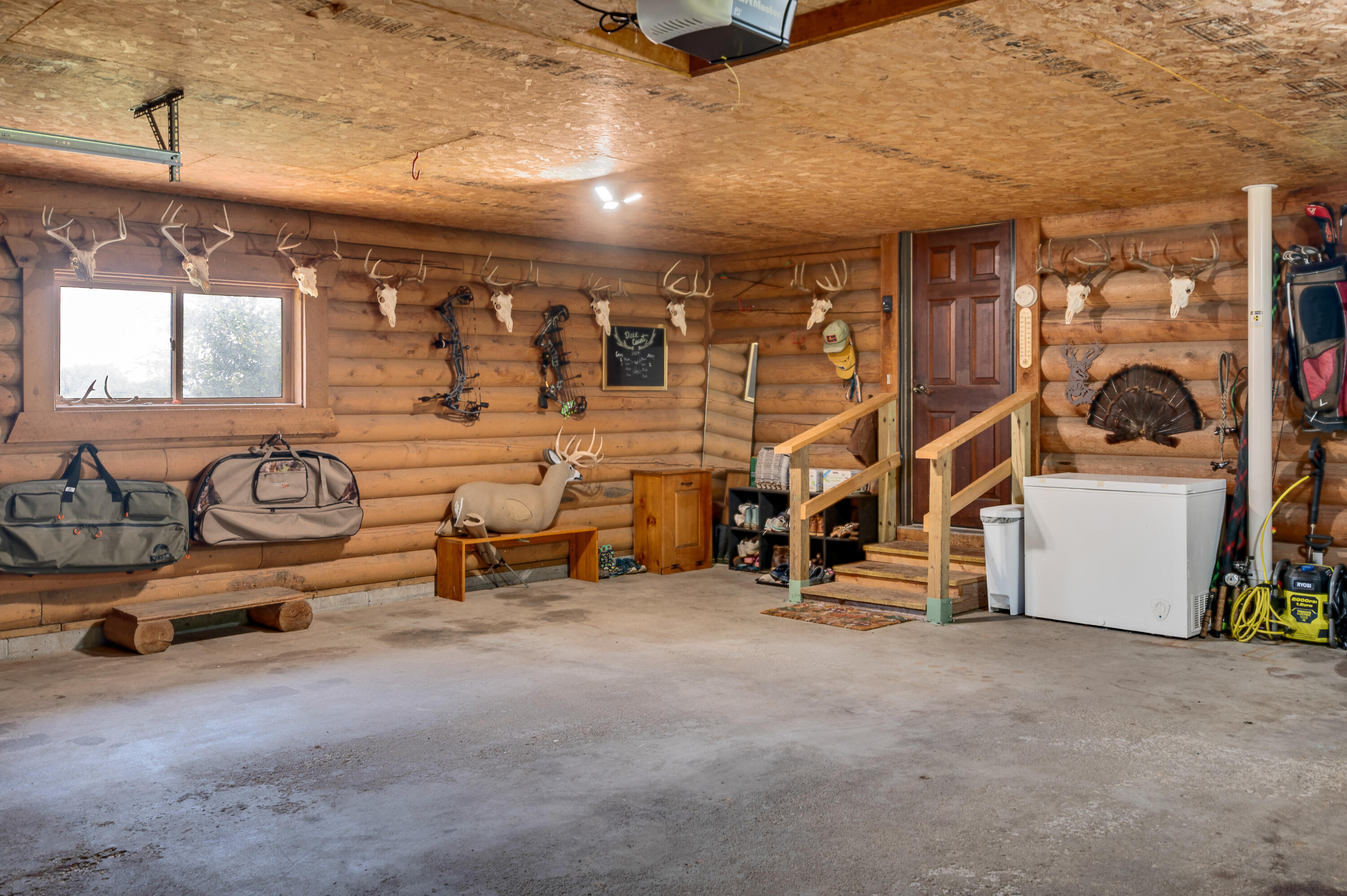 1033 Butternut Ln