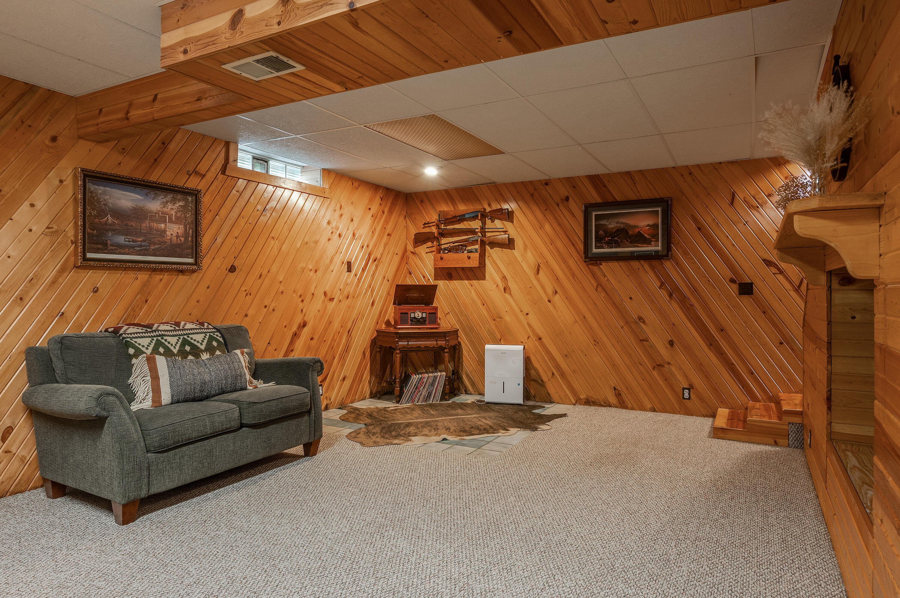 1033 Butternut Ln