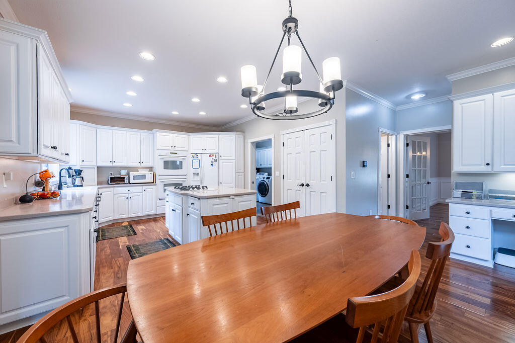 2260 Evenson Dr