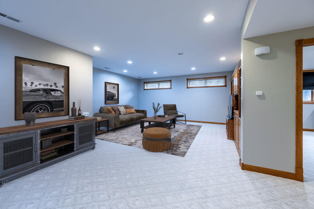 2260 Evenson Dr