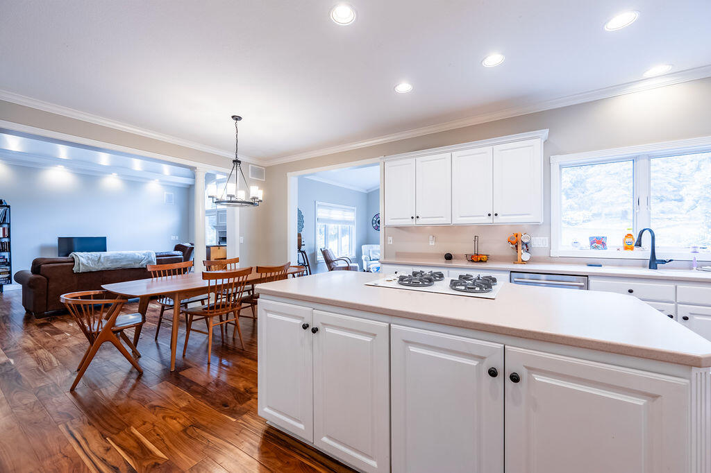 2260 Evenson Dr