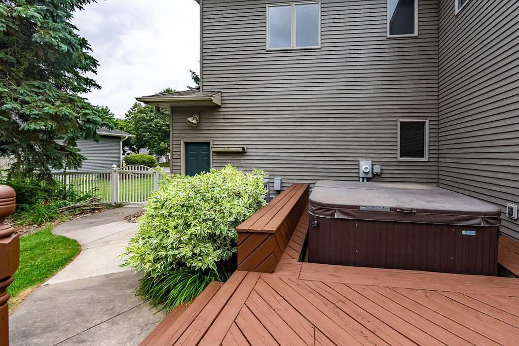 2260 Evenson Dr