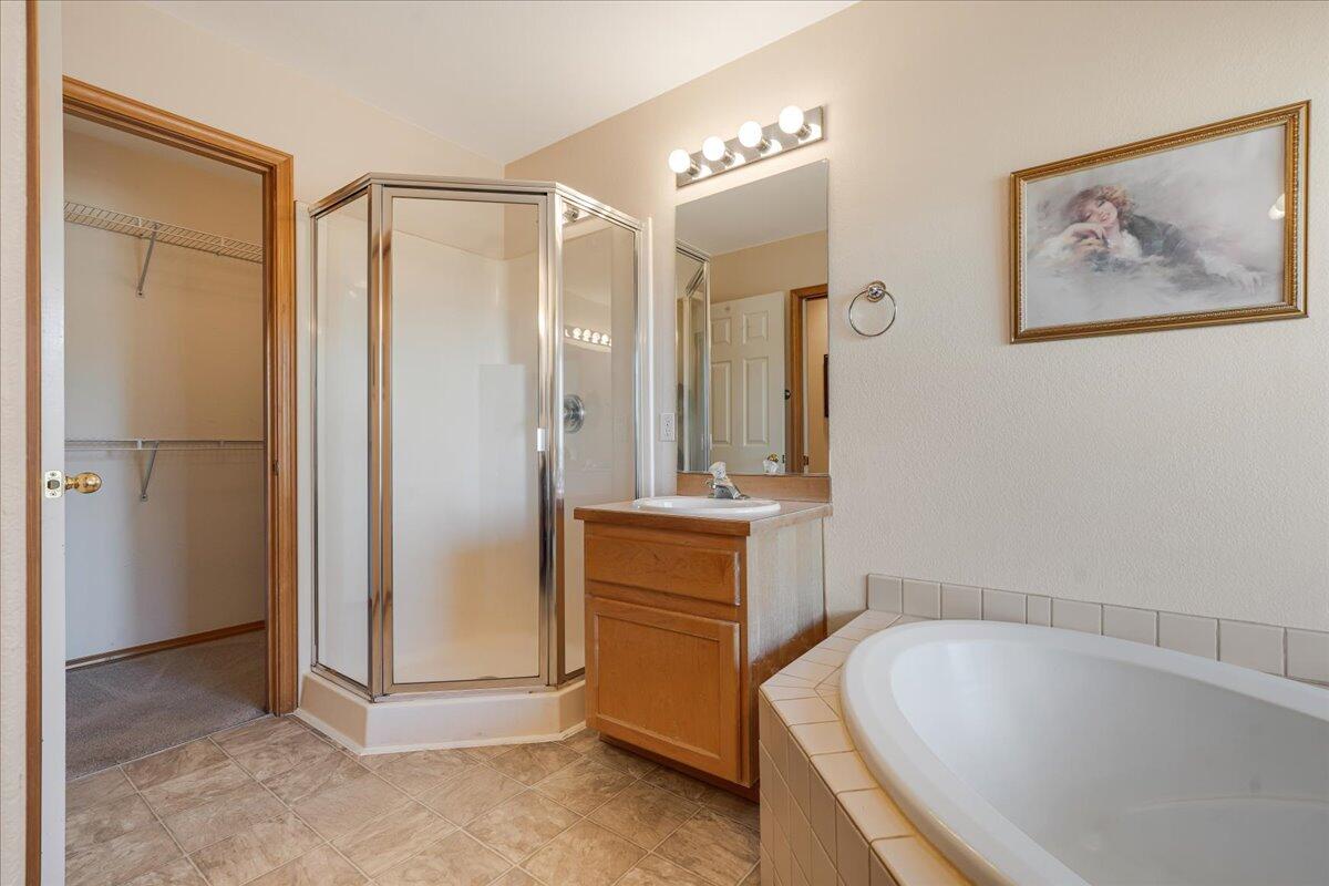 1140 Golden Pheasant Drive