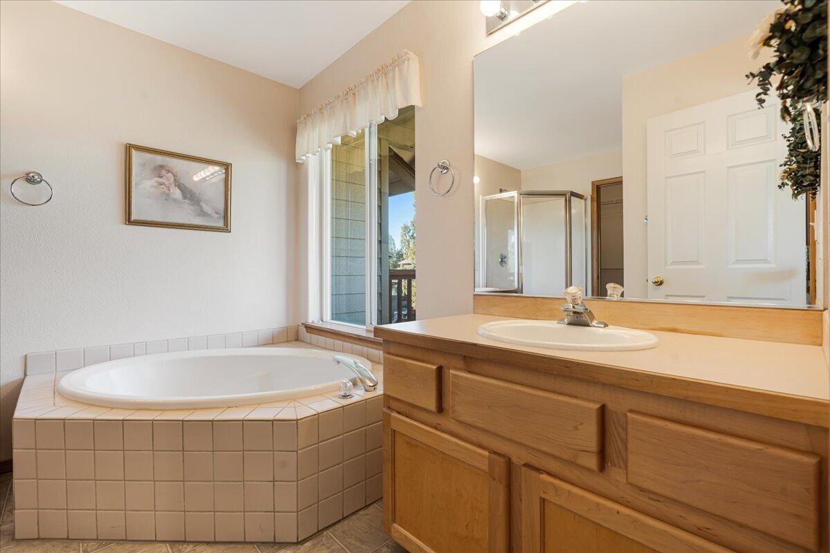 1140 Golden Pheasant Drive