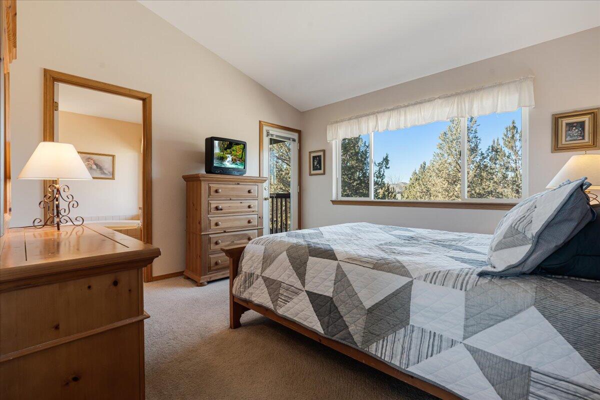 1140 Golden Pheasant Drive
