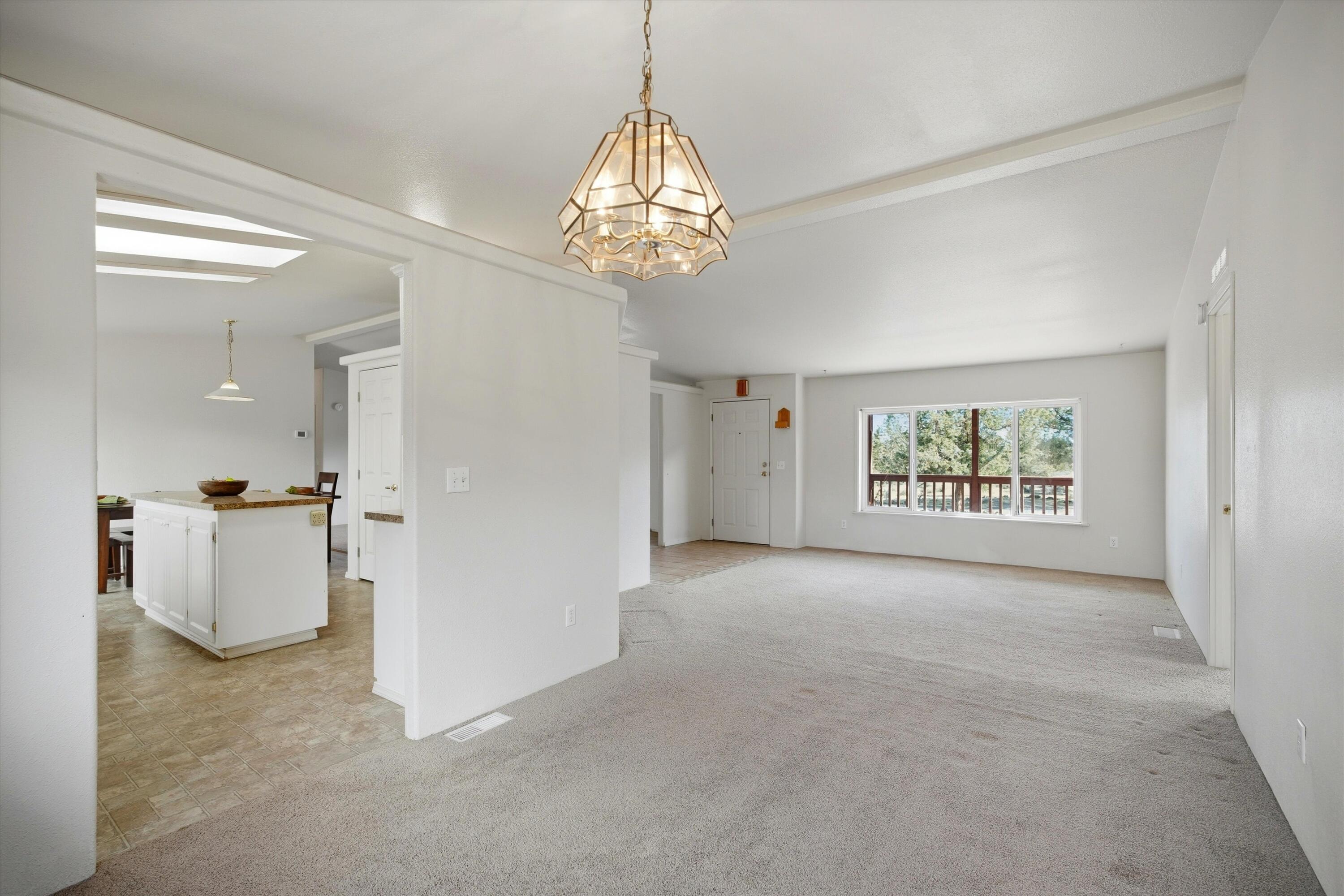 8710 NW Parkey Drive