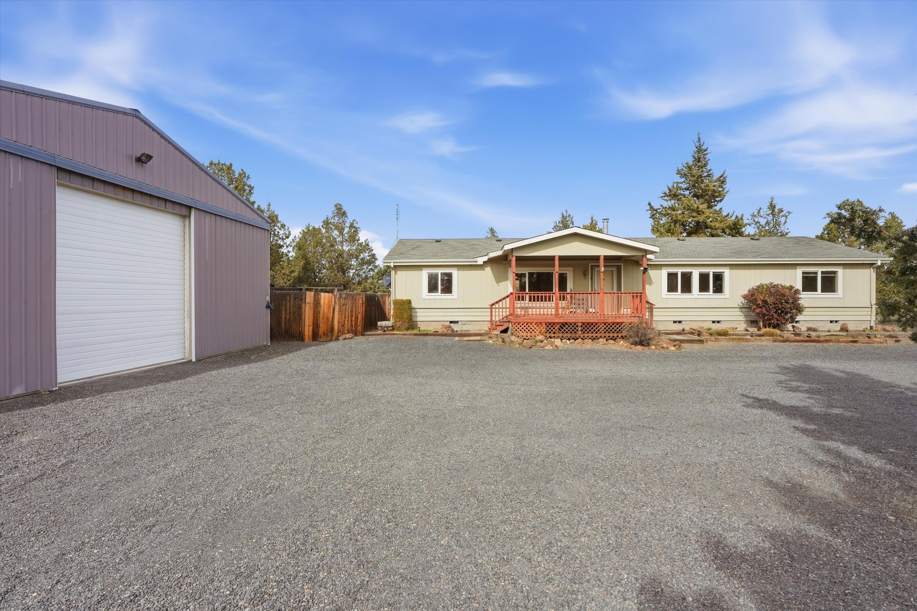 8710 NW Parkey Drive