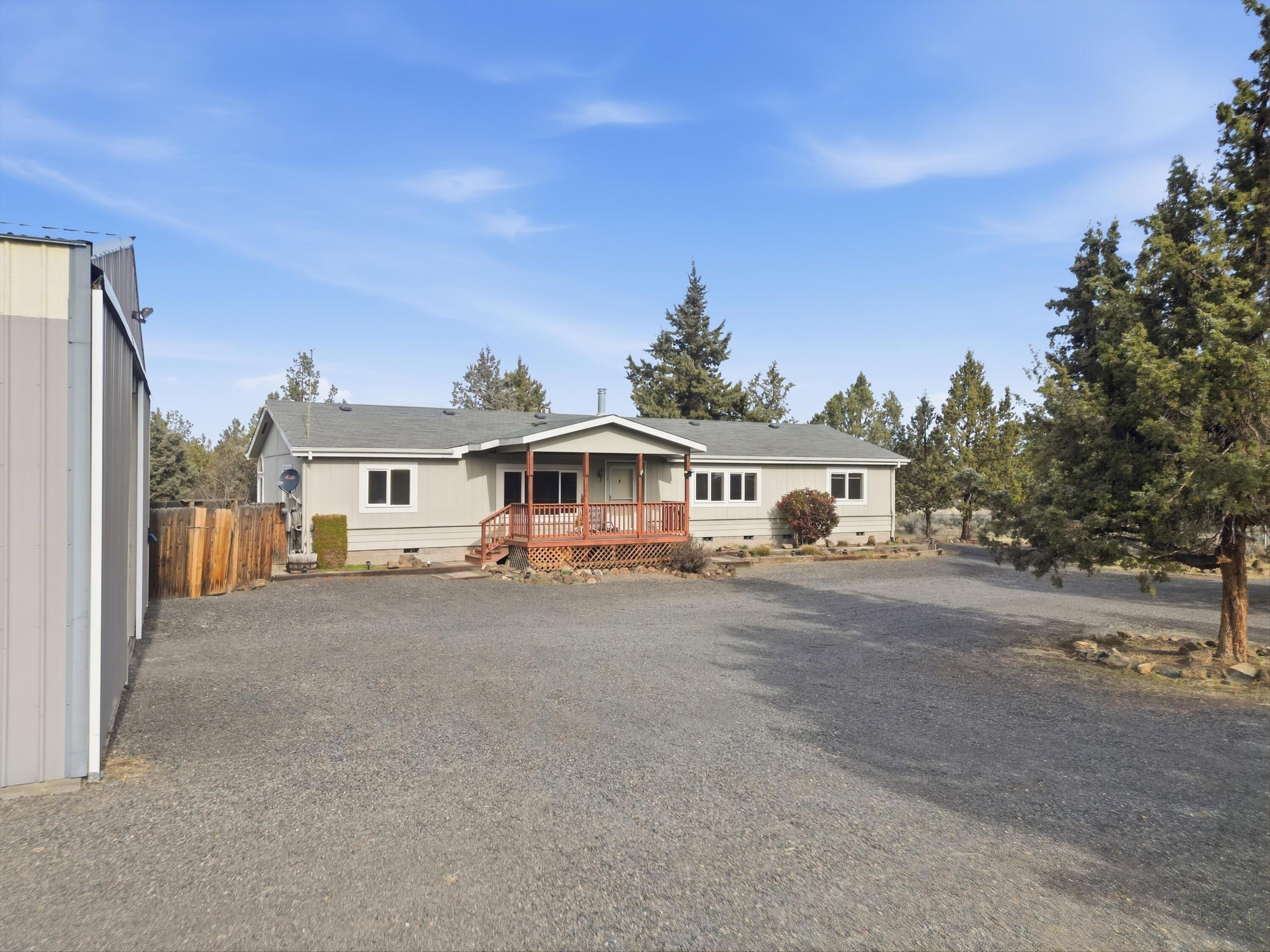 8710 NW Parkey Drive