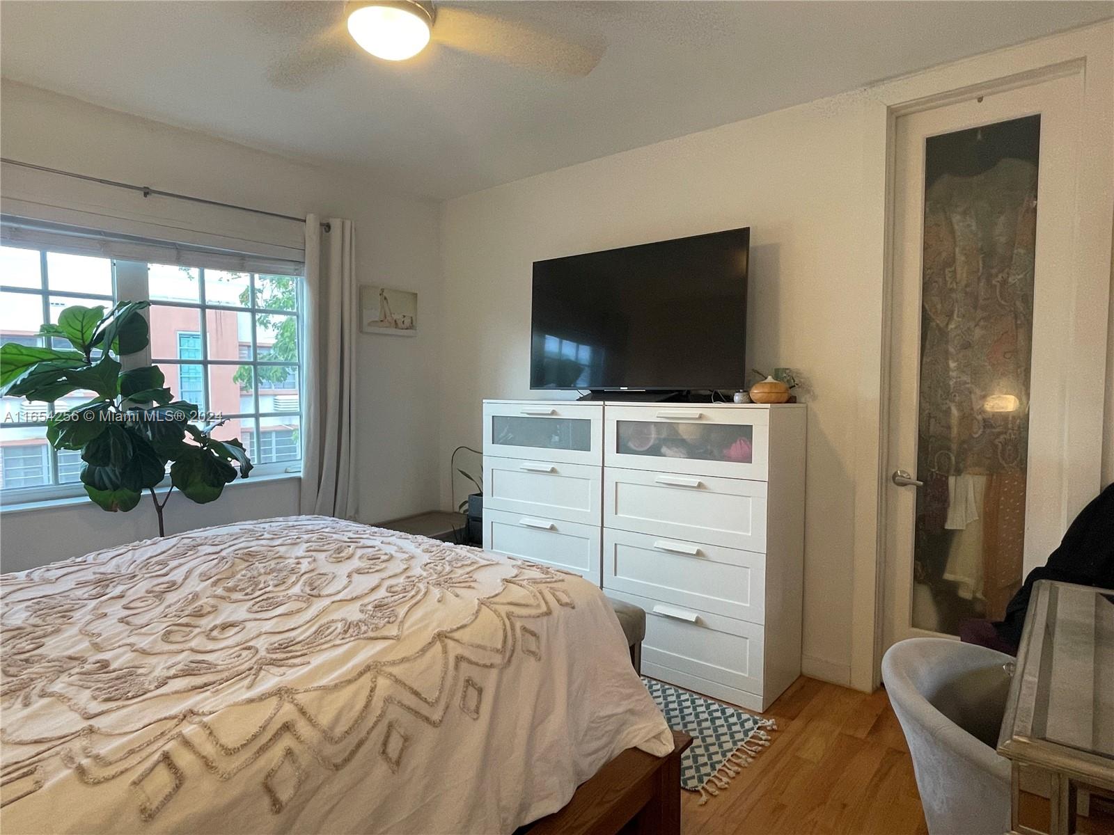 1207 Meridian Ave # 10