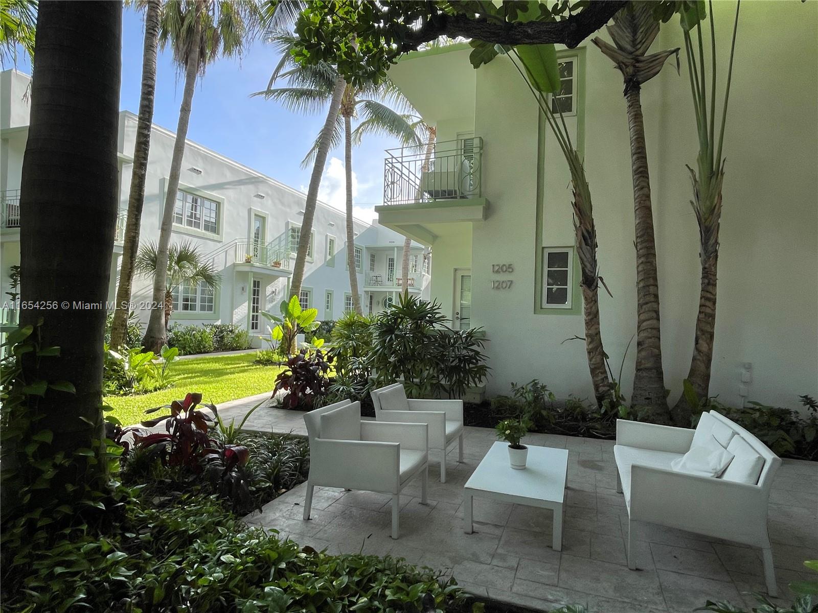 1207 Meridian Ave # 10