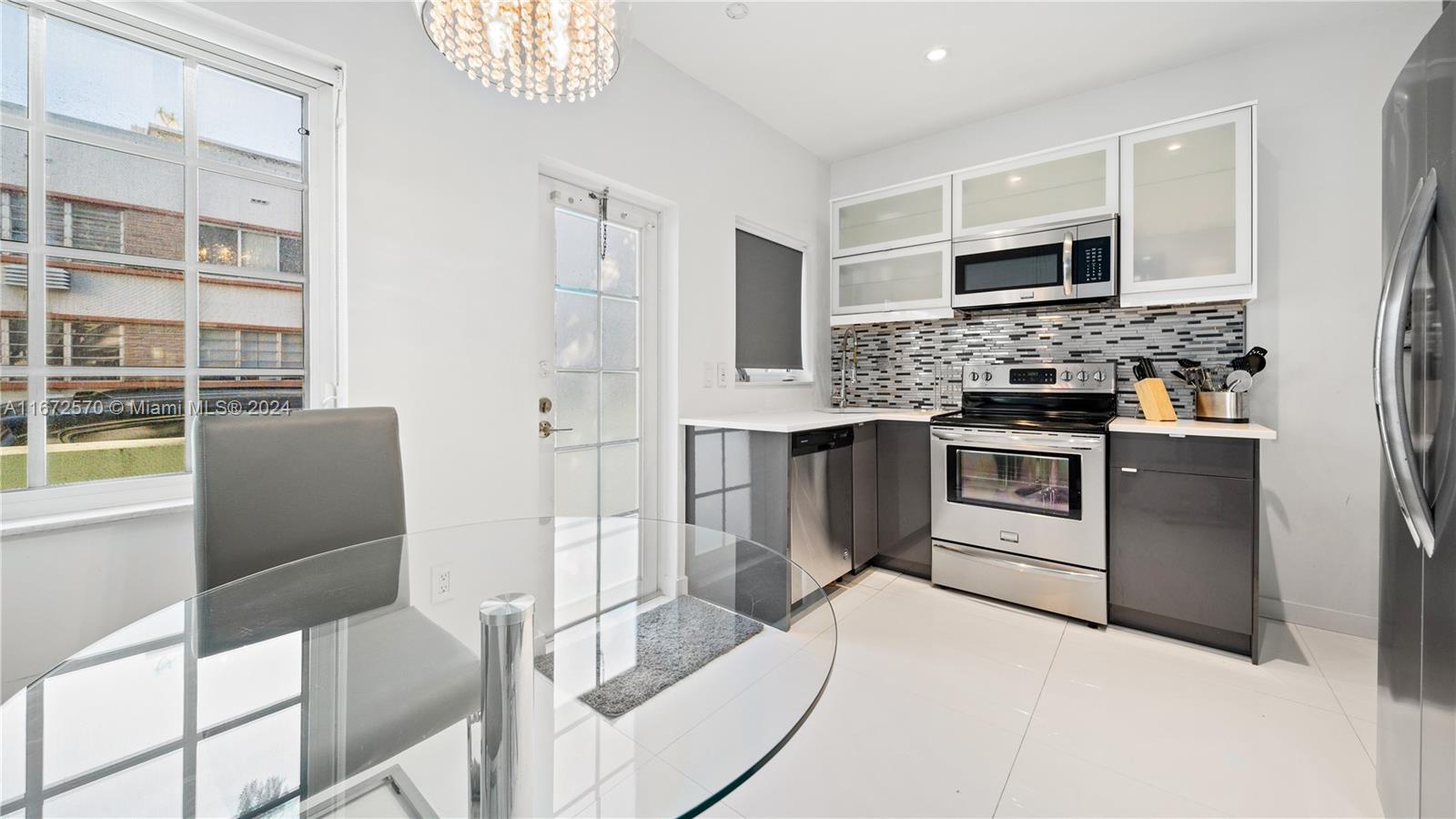 1205 Meridian Ave # 2