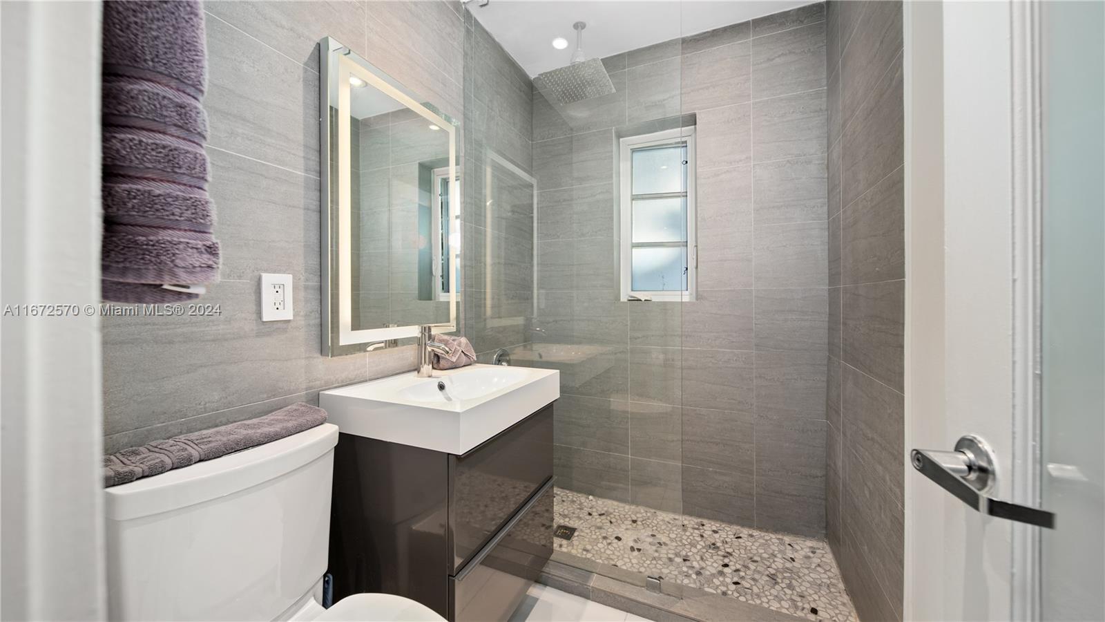 1205 Meridian Ave # 2