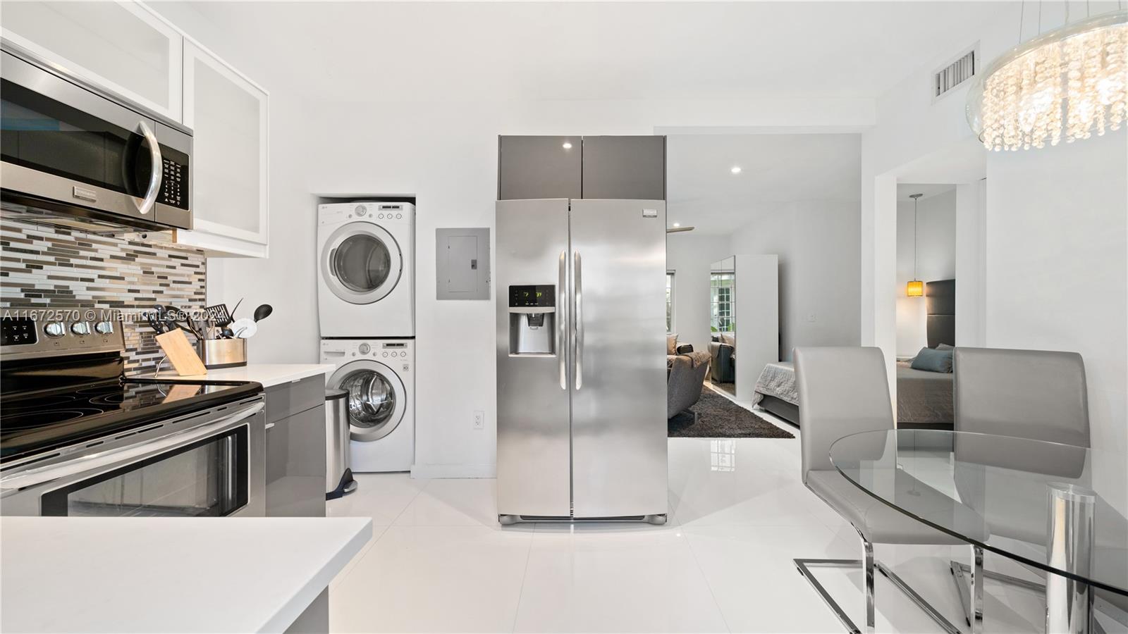 1205 Meridian Ave # 2