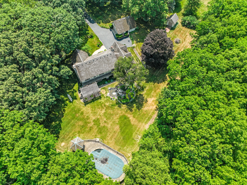 41W586 Golden Oaks Lane